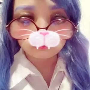 Meet your Posher, Roxanne